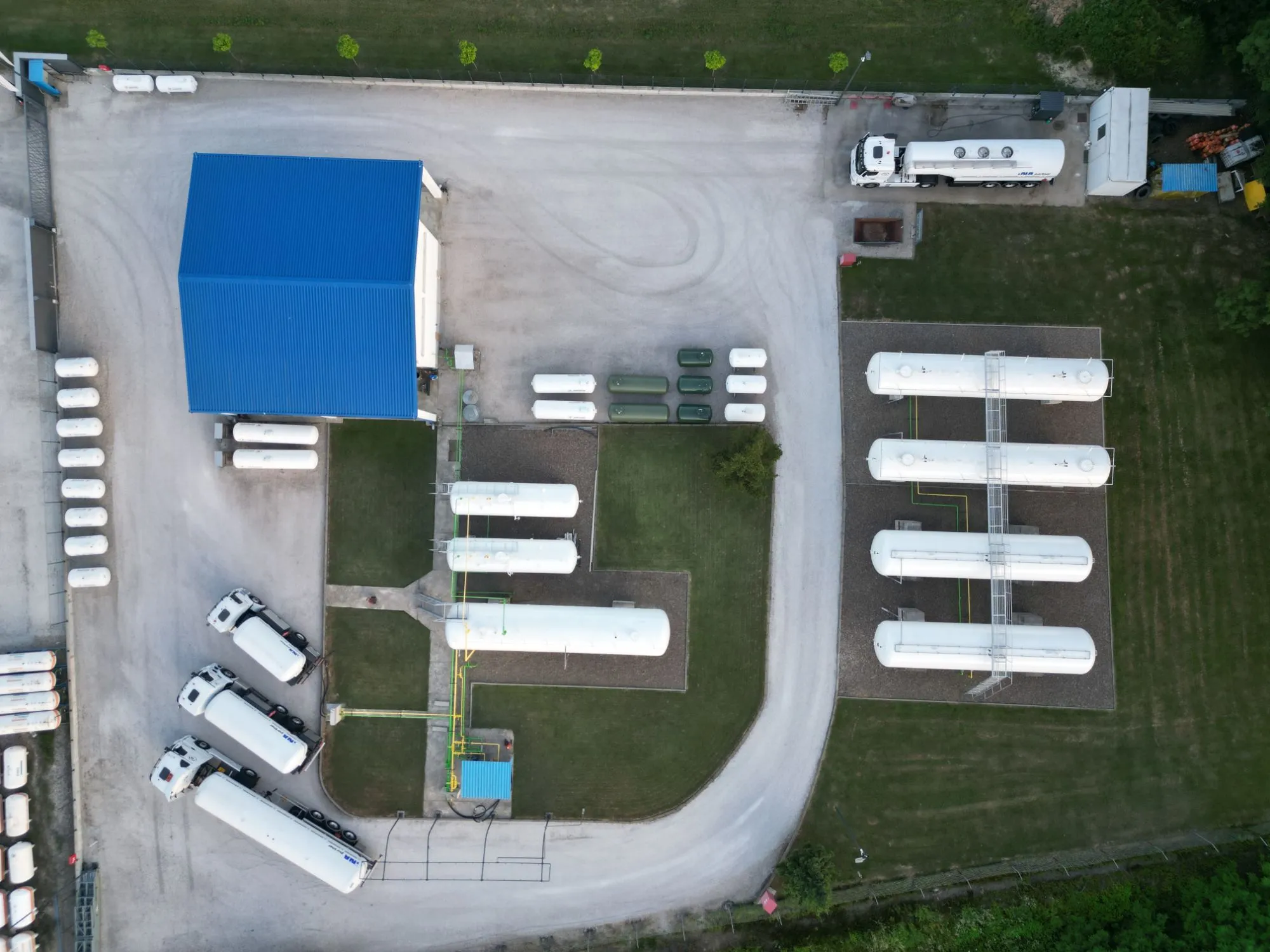 Punionica propan-butan plina Unikomerc iz zraka